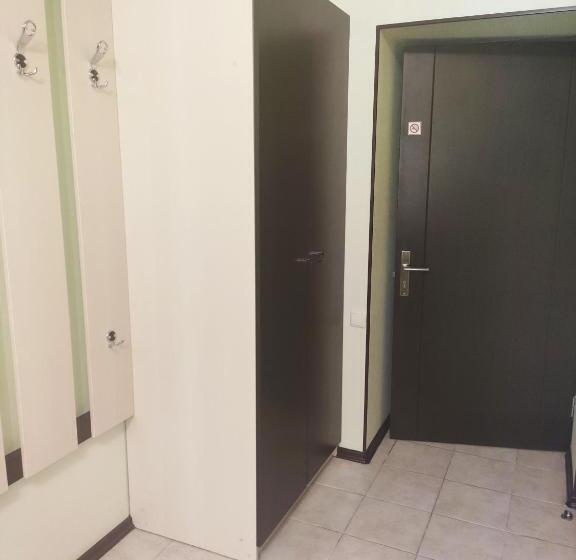 استودیوی استاندارد, Voyage