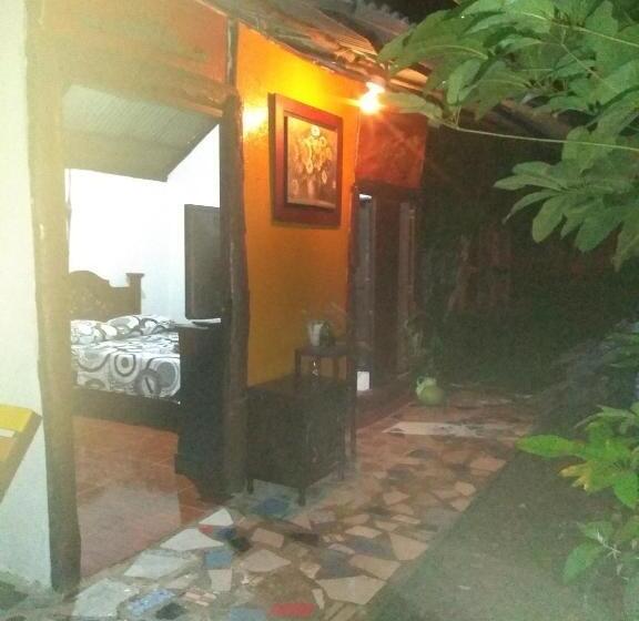 スタンダードルーム, Posadamanduka Eco Hostel