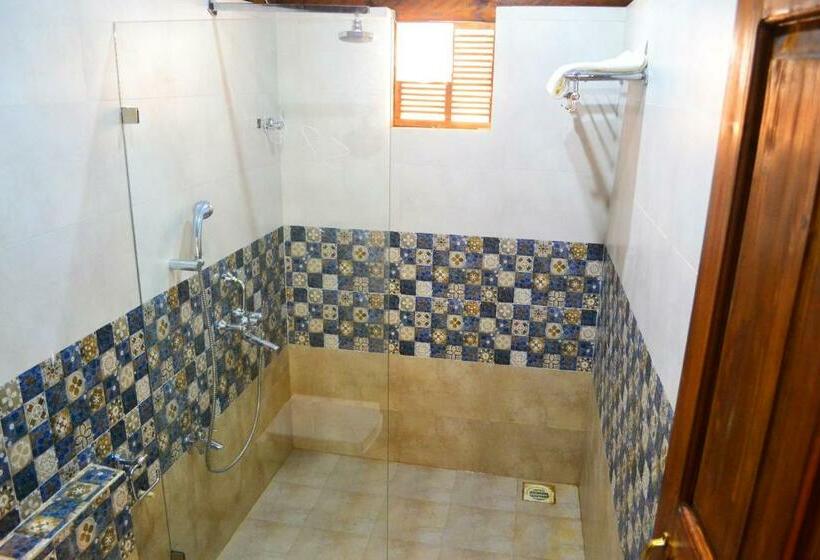 プールビュースタンダードルーム, Radhika Eco Resort