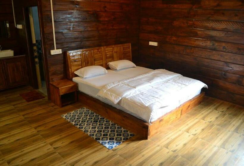 プールビュースタンダードルーム, Radhika Eco Resort