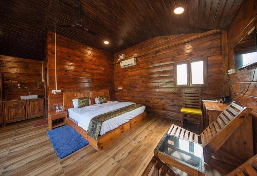 标准间带游泳池, Radhika Eco Resort