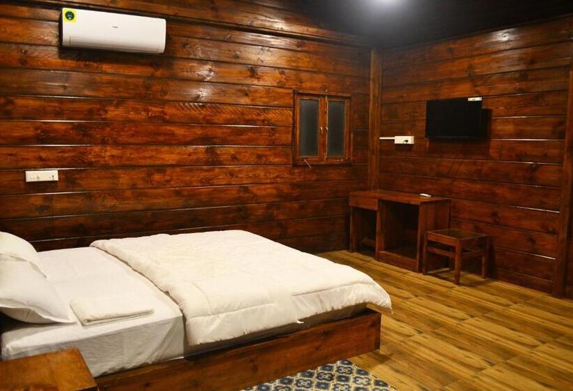 标准间带游泳池, Radhika Eco Resort
