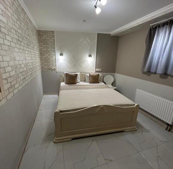 اتاق استاندارد با سرویس بهداشتی مشترک, Budget Family