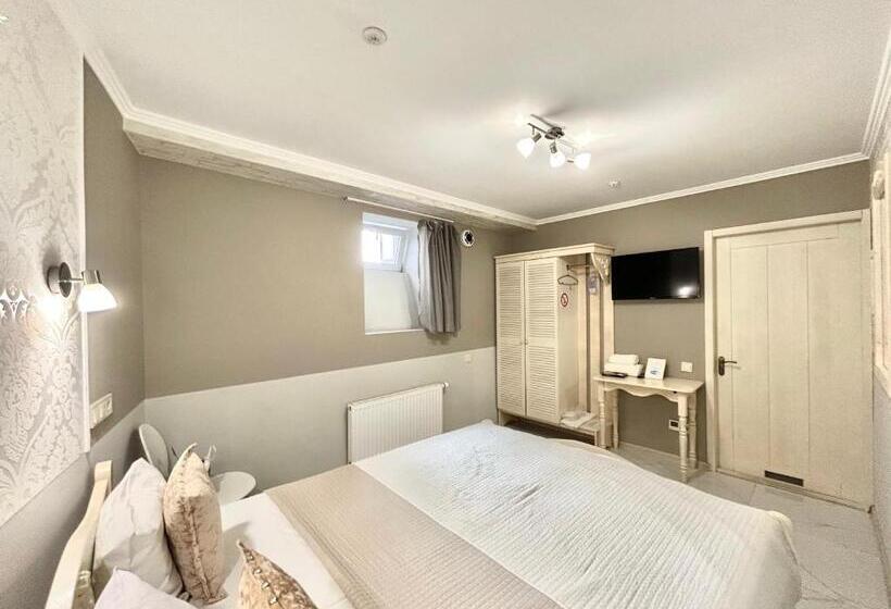 اتاق استاندارد با سرویس بهداشتی مشترک, Budget Family