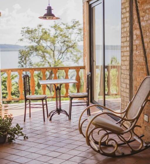 Suite with lake view, Casa Del Val  Villa Maria
