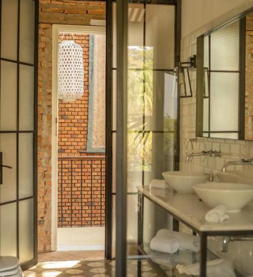 Suite with lake view, Casa Del Val  Villa Maria