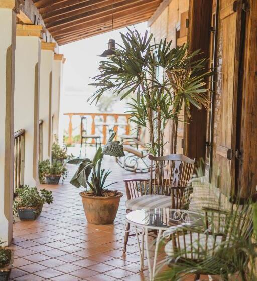 Suite with lake view, Casa Del Val  Villa Maria