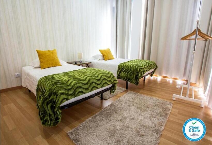 اتاق استاندارد با سرویس بهداشتی مشترک, Central House