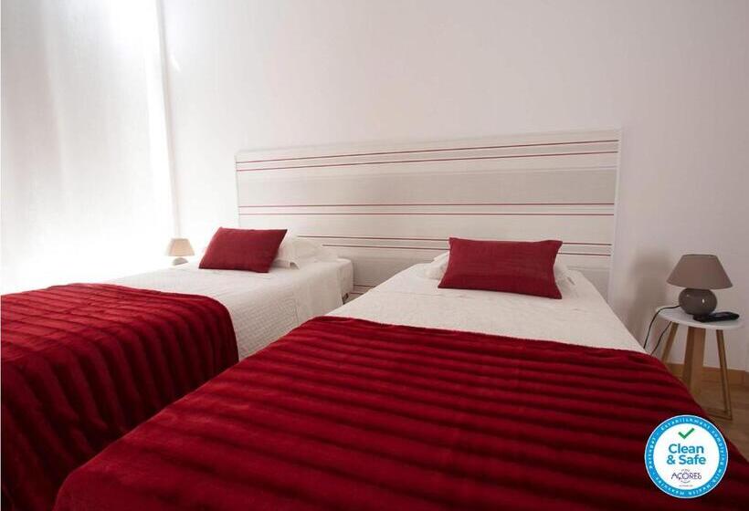 اتاق استاندارد سه نفره, Central House