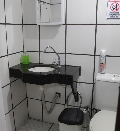 سوییت دوبلکس, Hostel Blue Lagoon