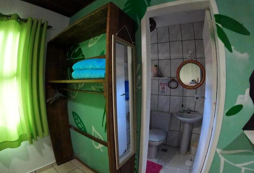 سوییت با چشمانداز کوه, Hostel Blue Lagoon