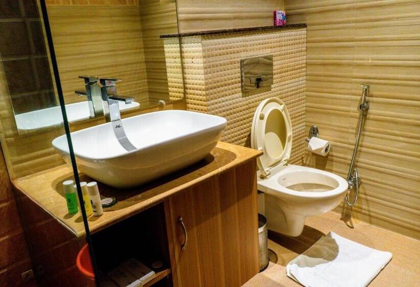 标准间带山景, Justa Palampur Resort & Convention Centre