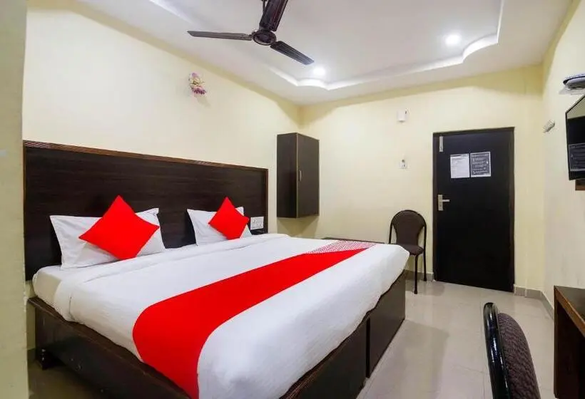 デラックスルーム, Durga Bhavani Residency