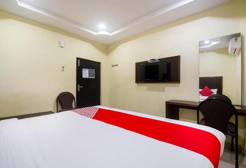 デラックスルーム, Durga Bhavani Residency