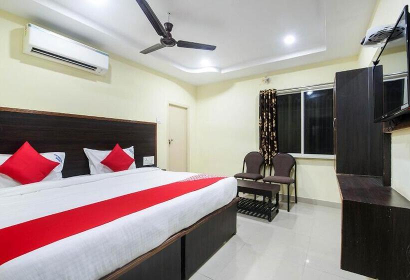 デラックスルーム, Durga Bhavani Residency