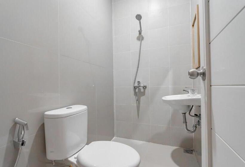 Номер Deluxe, Reddoorz Plus @ Karapitan Street