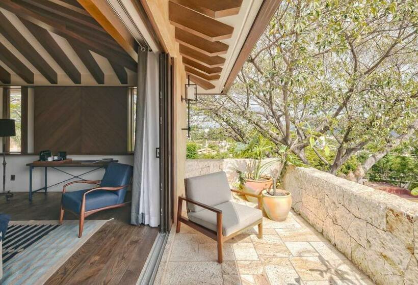 سوییت لوکس, Casa Santo Origen