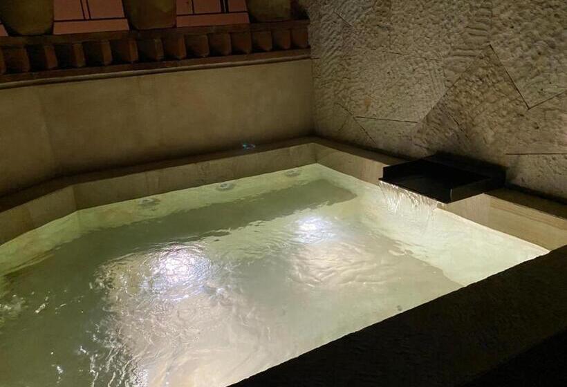 سوییت لوکس, Casa Santo Origen