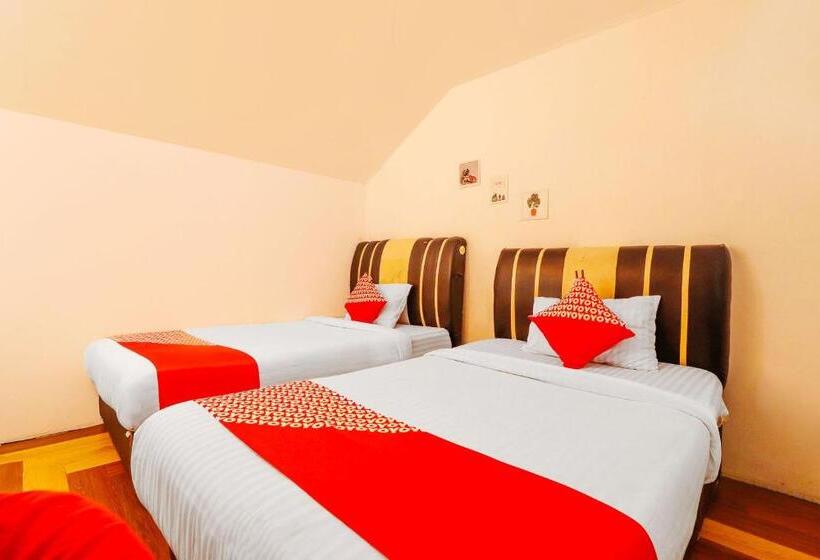 디럭스 룸, Steze Guest House Syariah Redpartner