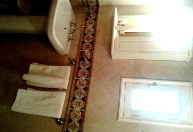 غرفة كلاسيكية ثلاثية, Rio Grande