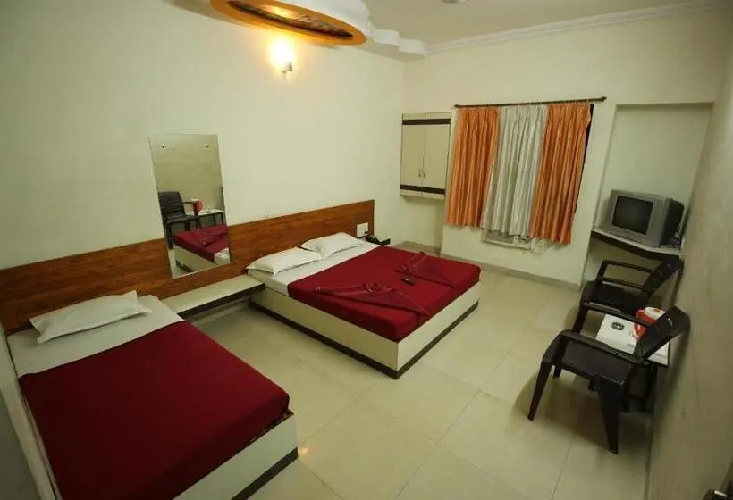 Deluxe Kolmen Hengen Huone, Laxmibai Palace