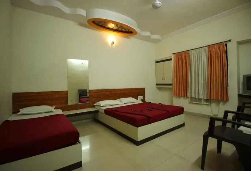 Deluxe Kolmen Hengen Huone, Laxmibai Palace