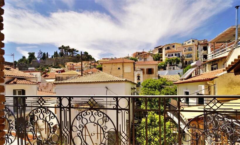 주니어 스위트, Acropol