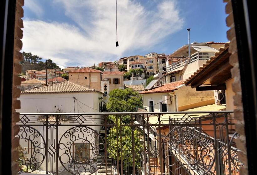 주니어 스위트, Acropol