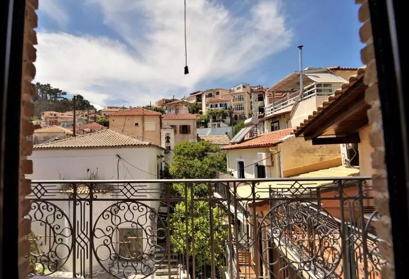 سوییت جونیور, Acropol
