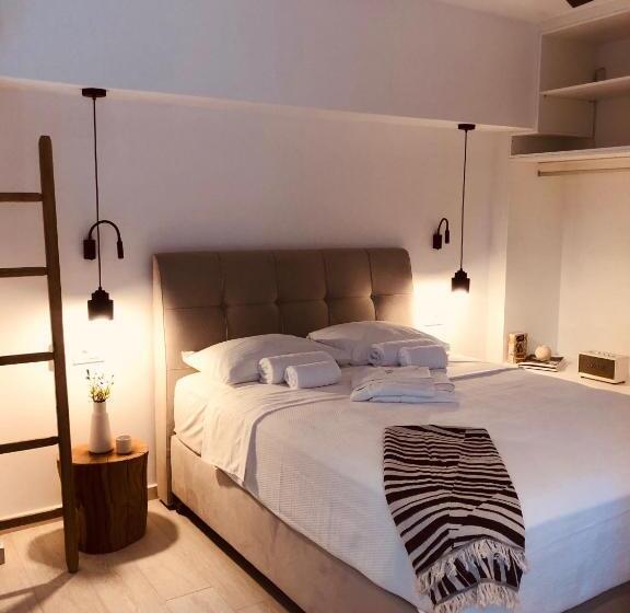 발코니가 있는 스위트, Acropol