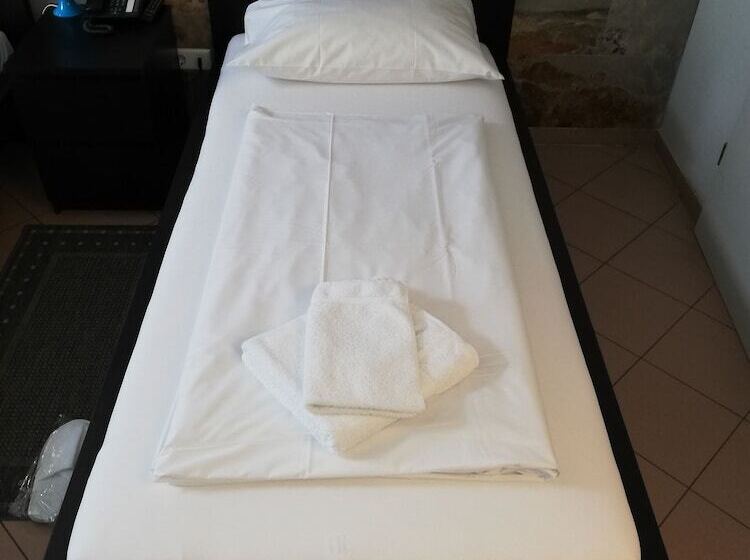 스탠다드 싱글 룸, Angel