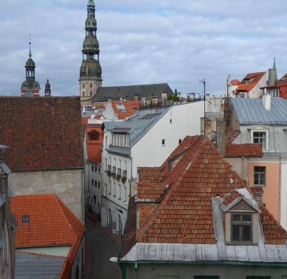 سوییت, Avalon Hotel & Conferences