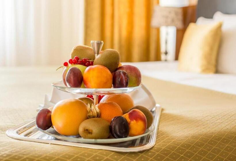 سوییت, Avalon Hotel & Conferences