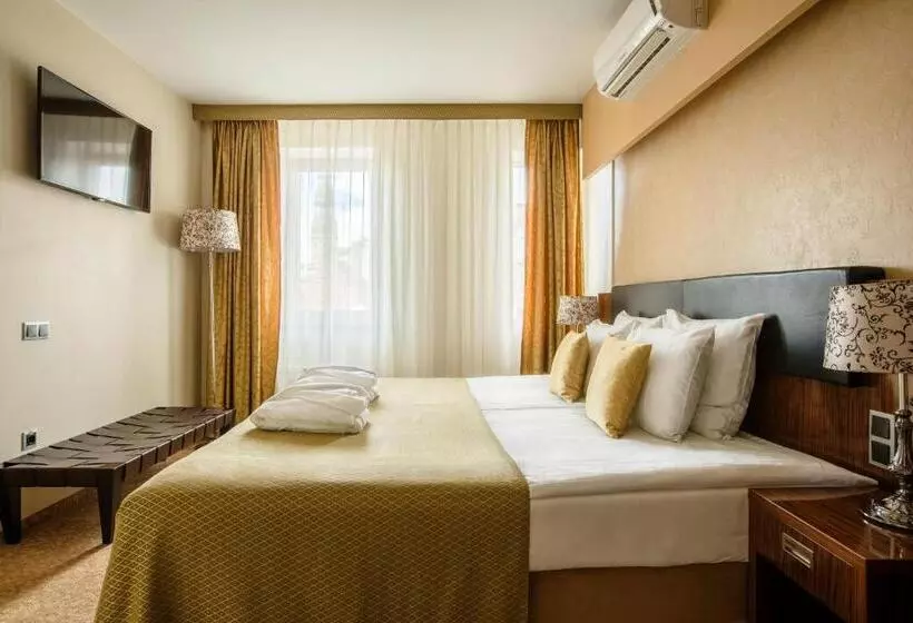 سوییت, Avalon Hotel & Conferences