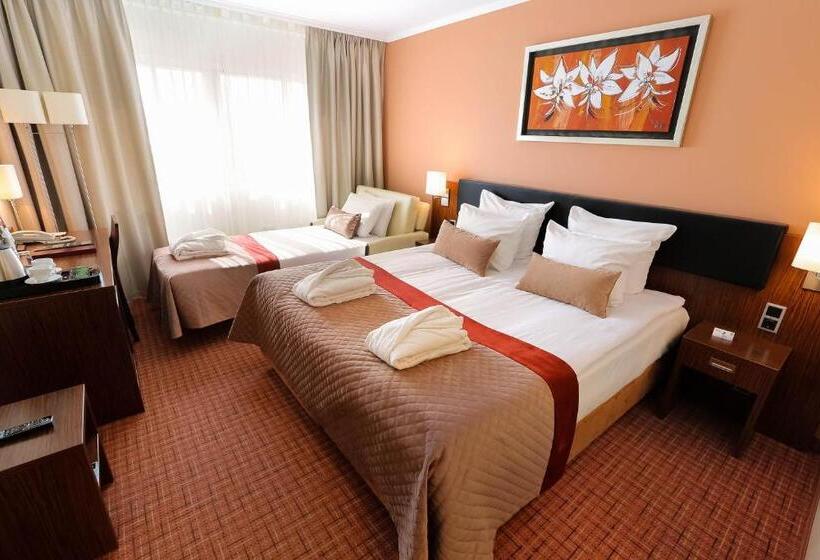 اتاق خانوادگی, Avalon Hotel & Conferences