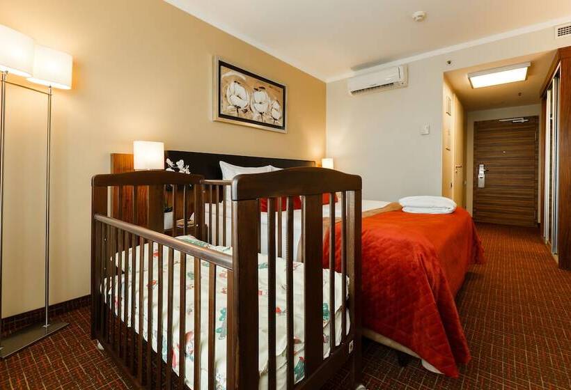 اتاق خانوادگی, Avalon Hotel & Conferences