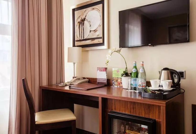 اتاق خانوادگی, Avalon Hotel & Conferences