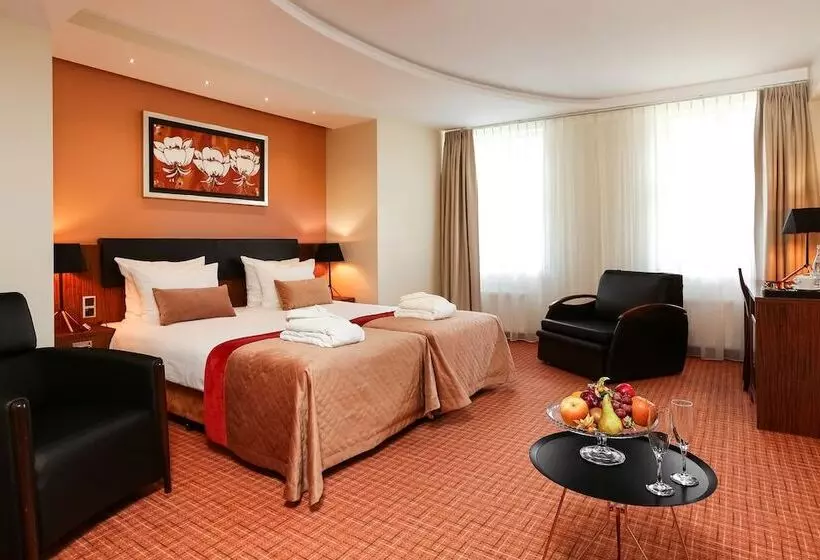 سوییت, Avalon Hotel & Conferences