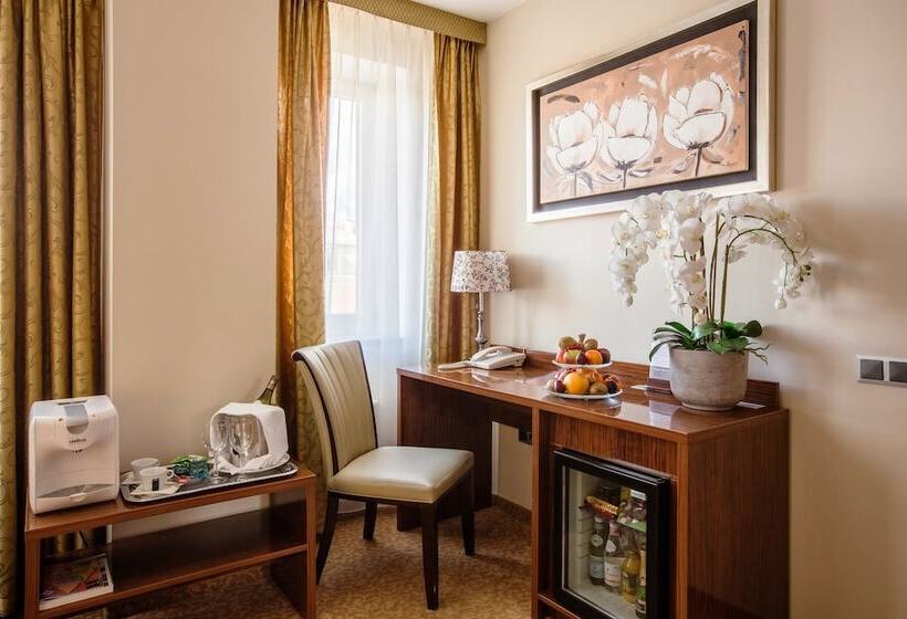 سوییت, Avalon Hotel & Conferences