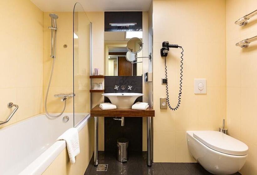 سوییت, Avalon Hotel & Conferences