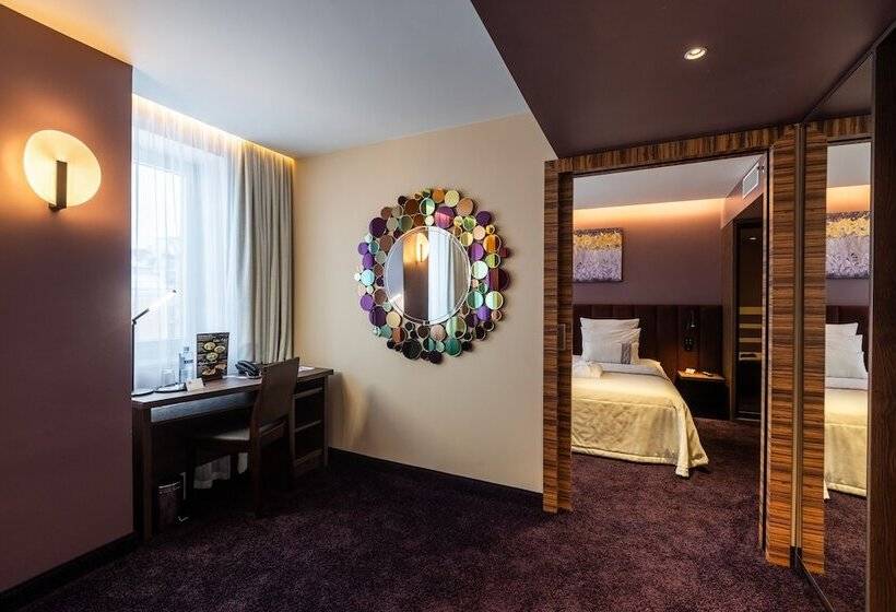 سوییت, Avalon Hotel & Conferences