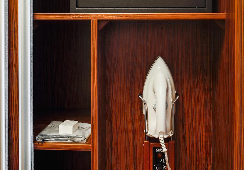 اتاق استاندارد یک نفره, Avalon Hotel & Conferences