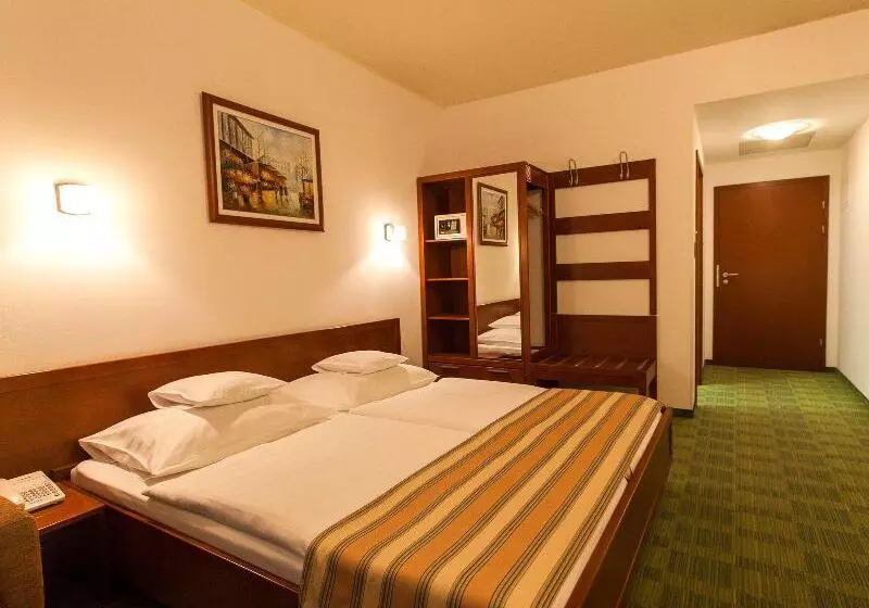 Perhehuone, Best Western Airport Hotel Stella