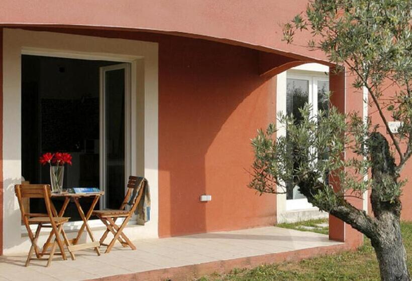 إستوديو قياسى مزودة بتراس, Hôtel Domaine Le Milos