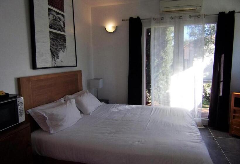 إستوديو قياسى مزودة بتراس, Hôtel Domaine Le Milos