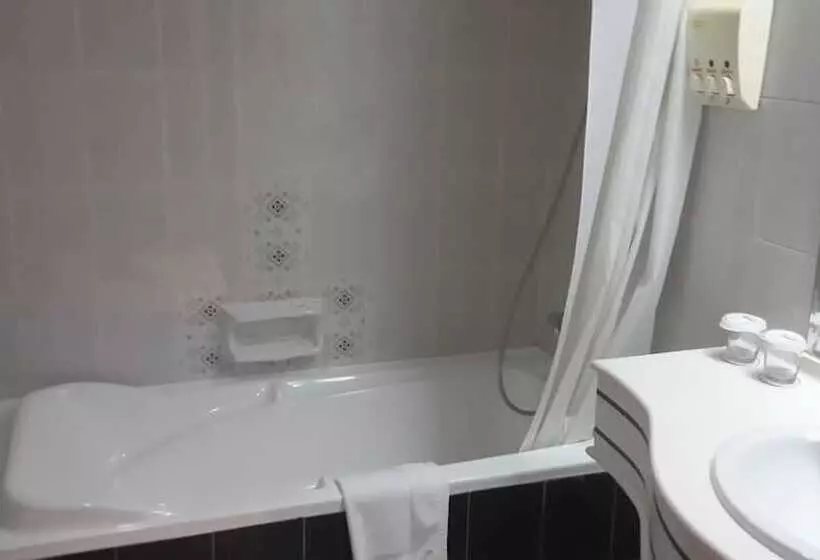 اتاق استاندارد, Dubai Grand Hotel By Fortune, Dubai Airport