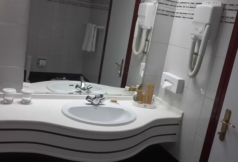 اتاق استاندارد, Dubai Grand Hotel By Fortune, Dubai Airport