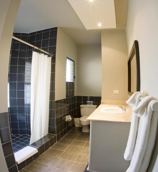 جناح جونيور, El Magnifico