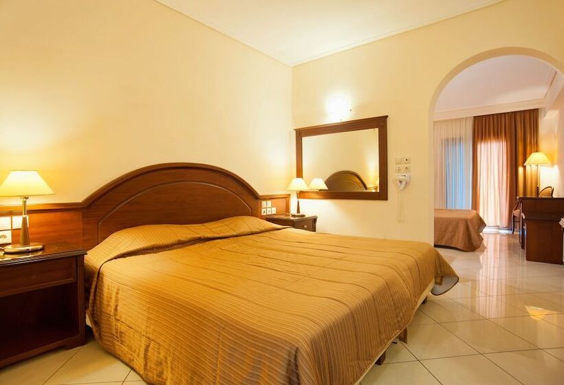 اتاق خانوادگی, Europa Beach