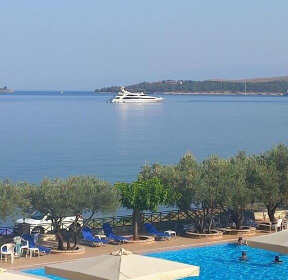 اتاق استاندارد با چشم‌انداز دریا, Europa Beach